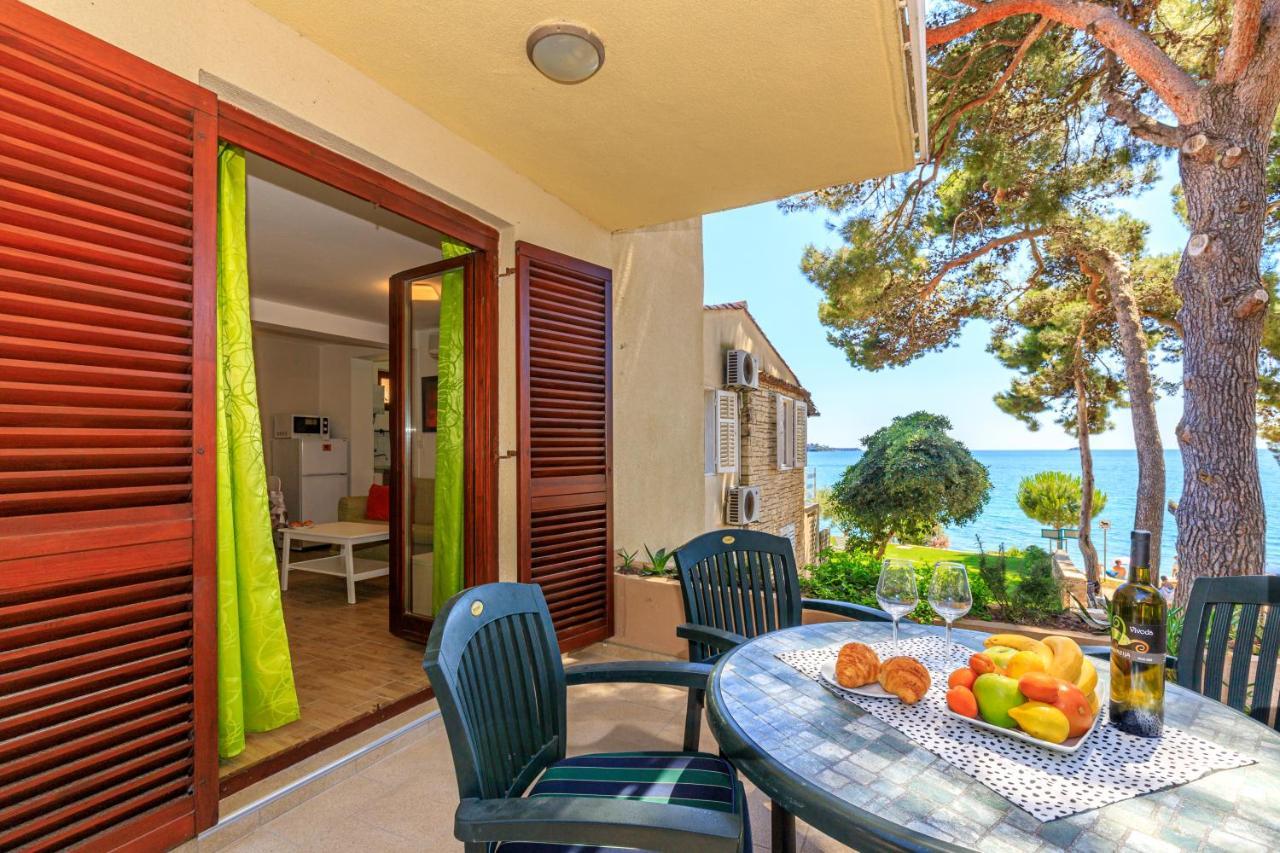 Al Mare Apartments ロヴィニ エクステリア 写真