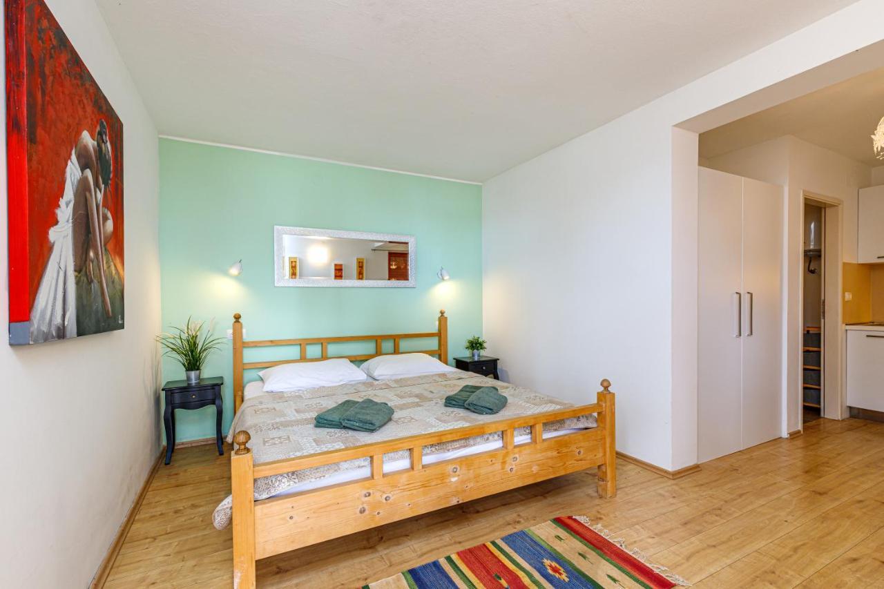 Al Mare Apartments ロヴィニ エクステリア 写真