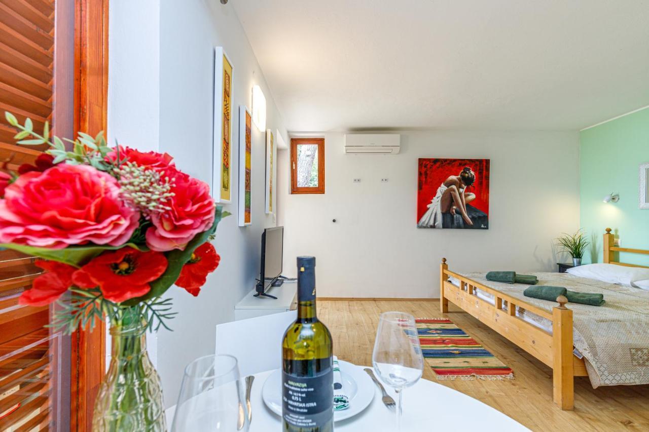 Al Mare Apartments ロヴィニ エクステリア 写真