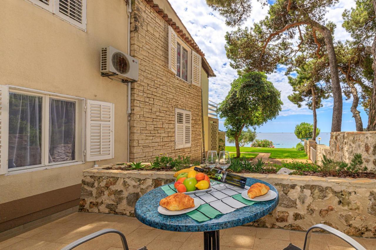 Al Mare Apartments ロヴィニ エクステリア 写真