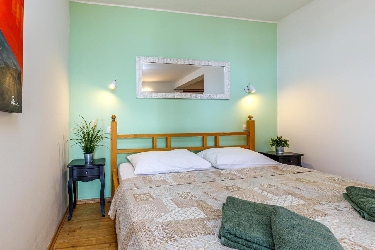 Al Mare Apartments ロヴィニ エクステリア 写真